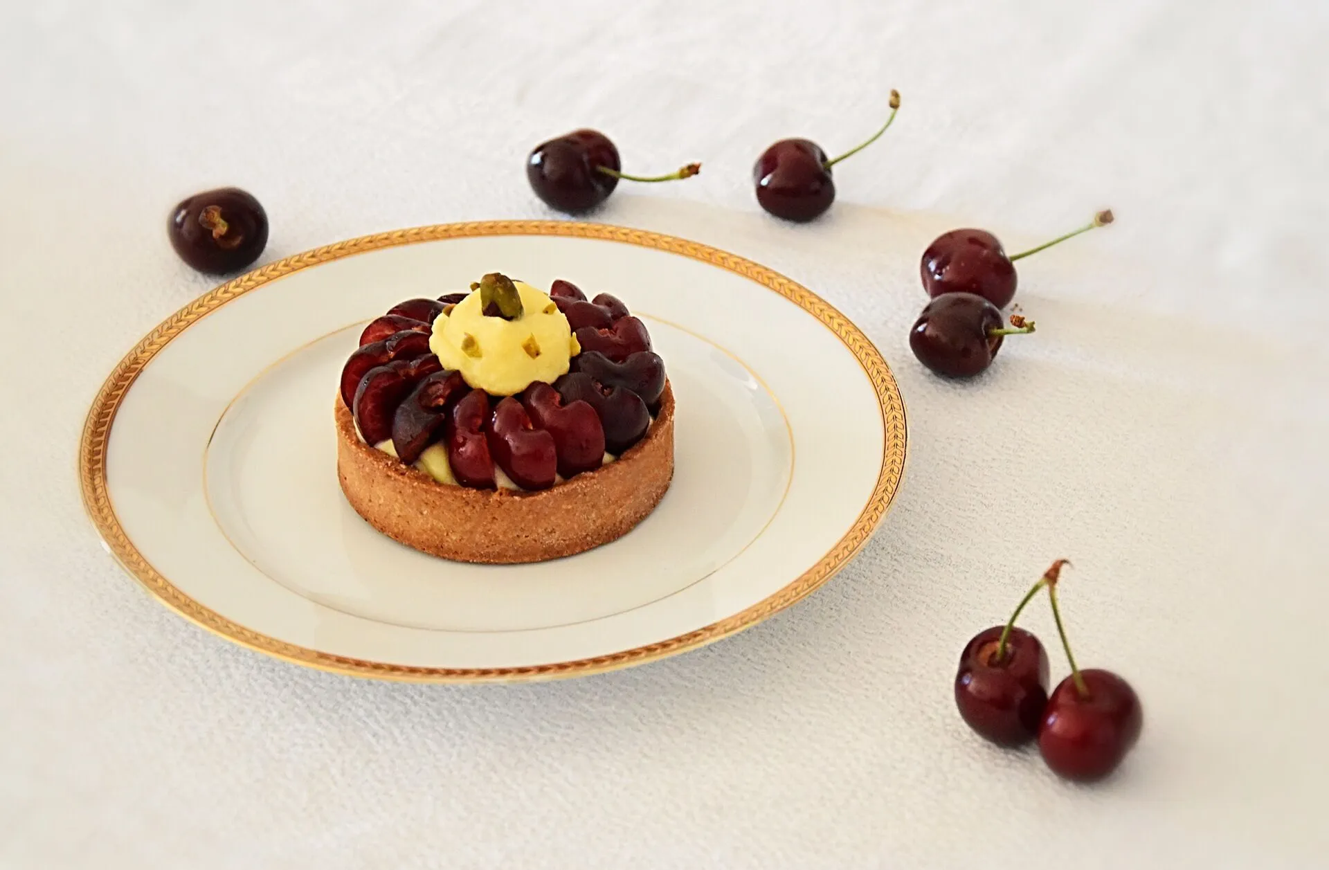  Tartelette cerise, pistache et fleur d'oranger