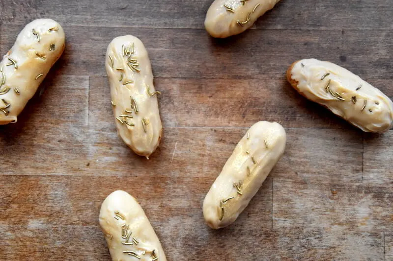 Eclairs au caramel (Christophe Adam)