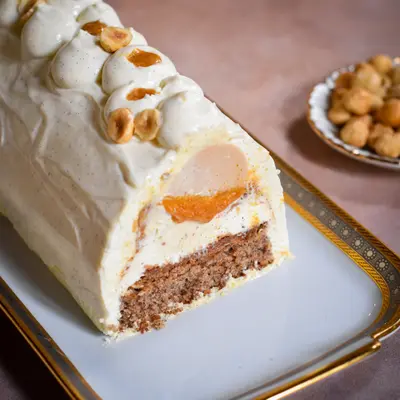 Part de 香草榛子糖果树桩蛋糕