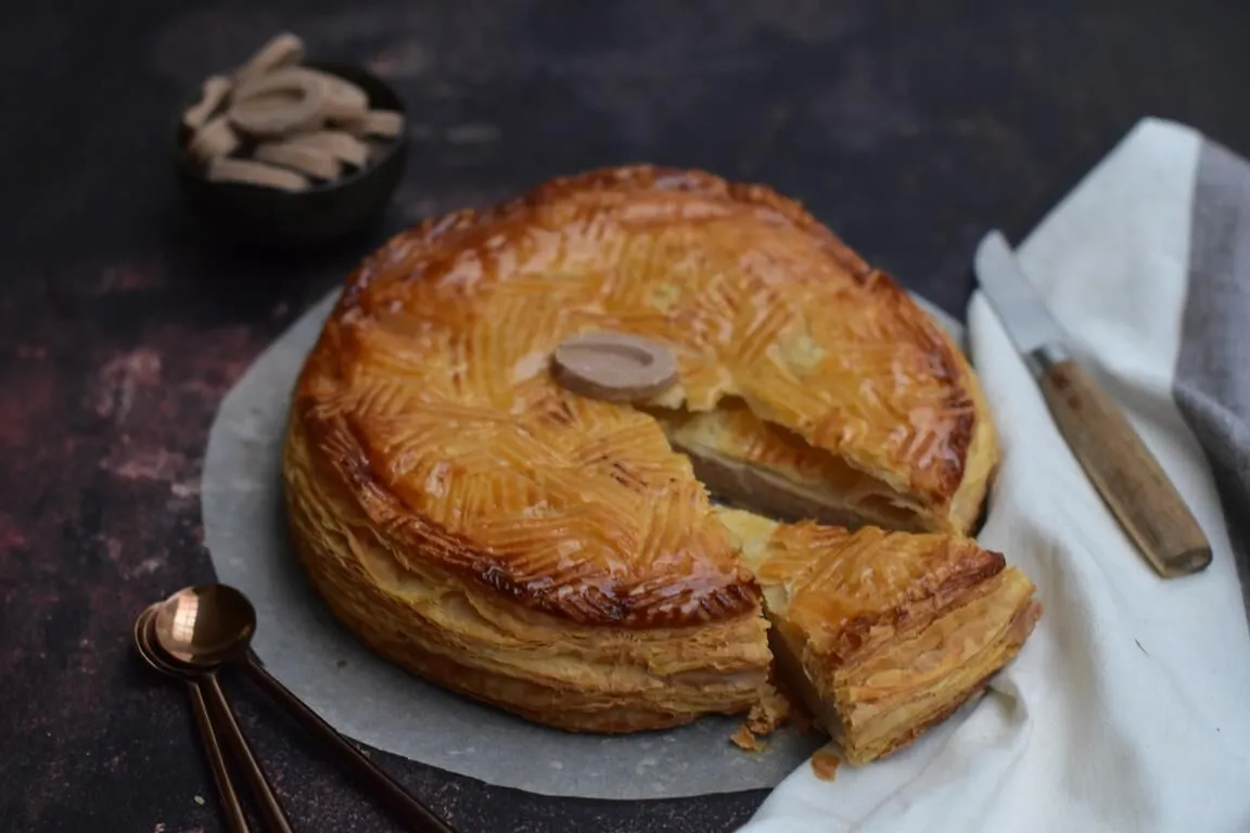 Galette comme un flan, amande & fleur d'oranger