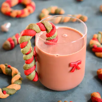 Part de Biscuits de Noël (sucres d'orge et couronnes)