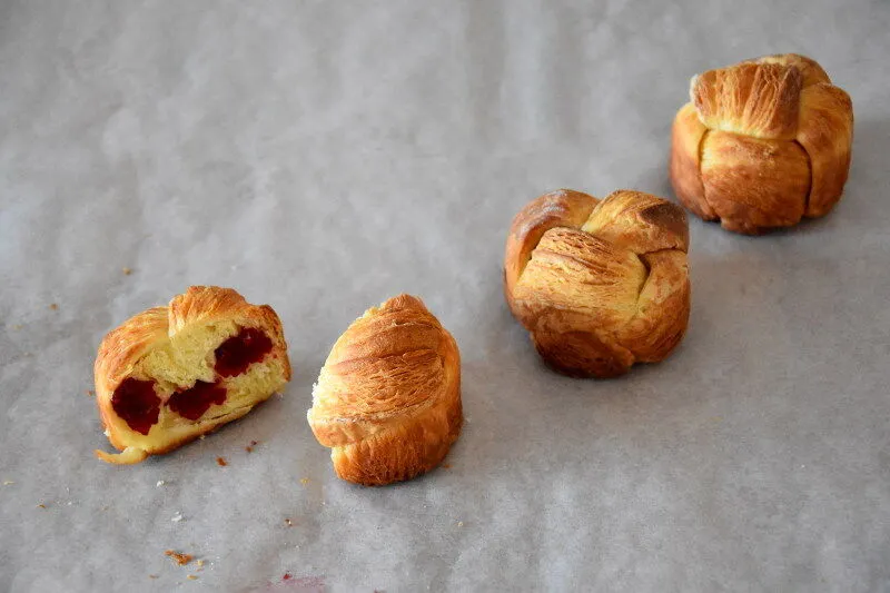 Brioches feuilletées à la framboise (Cédric Grolet)