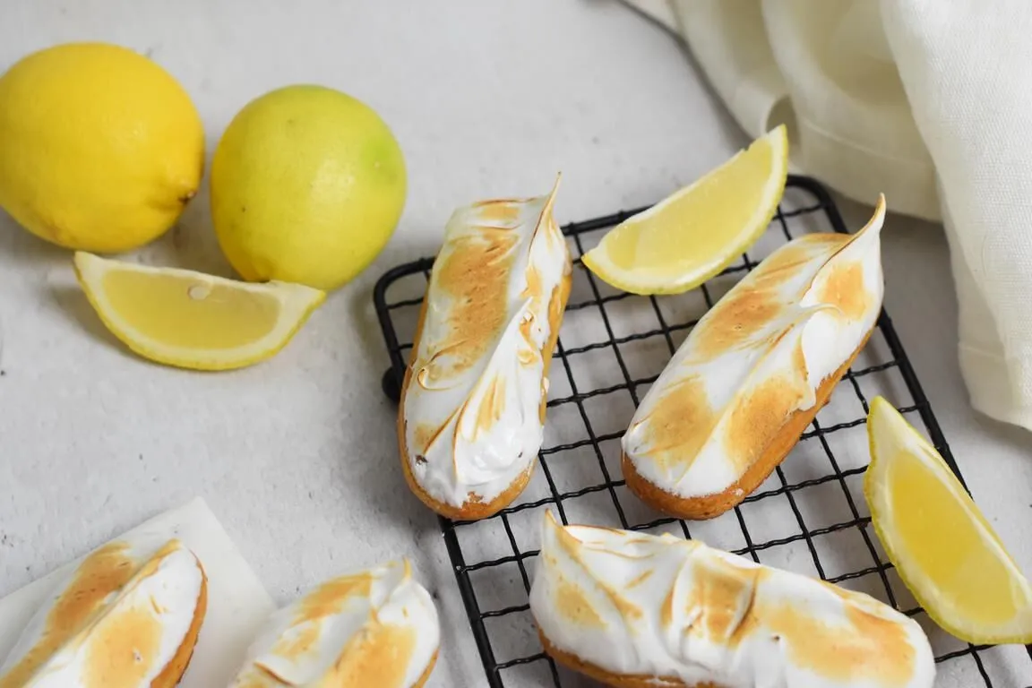 Mini éclairs au citron meringués