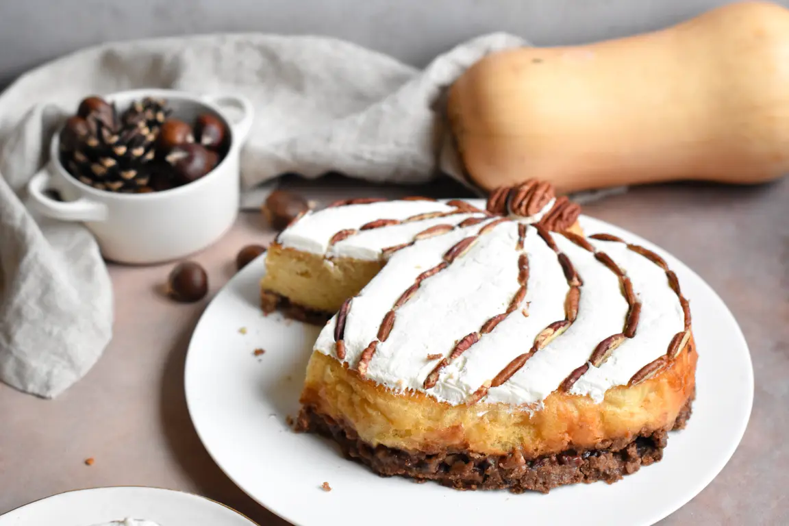 Gâteau citrouilleTorta di zucca di Halloween, sciroppo d'acero e noci pecan