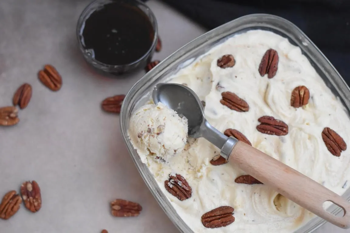 Glace sirop d'érable & noix de pécan