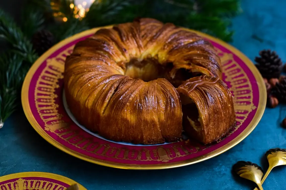 Hazelnut & caramel king's cake