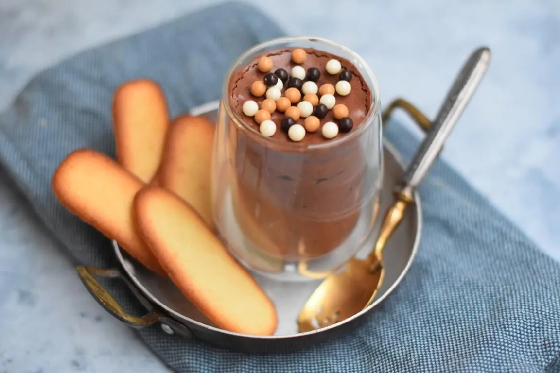 Mousse au chocolat & langues de chat (Frédéric Bau)