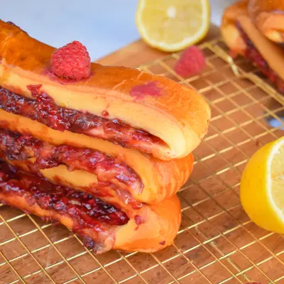 Part de Brioches suisses citron & framboise
