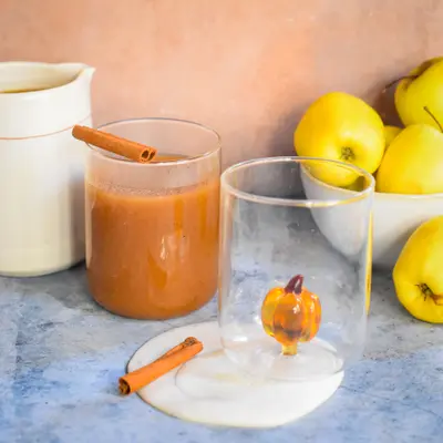 Part de Apple cider (jus de pommes épicé)