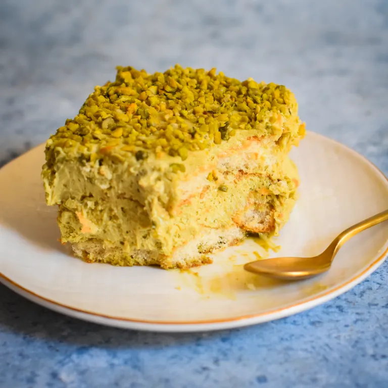 Part de Pistachio Tiramisu