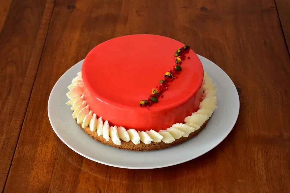 Entremet de Diane (framboise, passion & pistache)