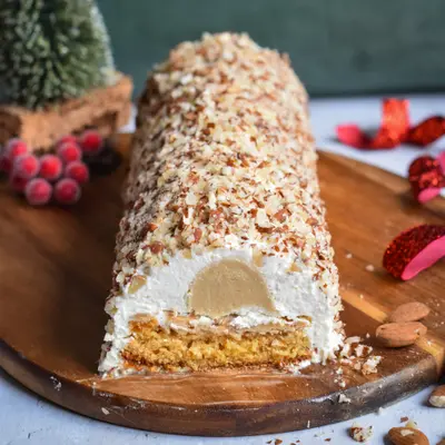 Part de Provençal Yule Log (Lavender Honey, Almond & Olive Oil)