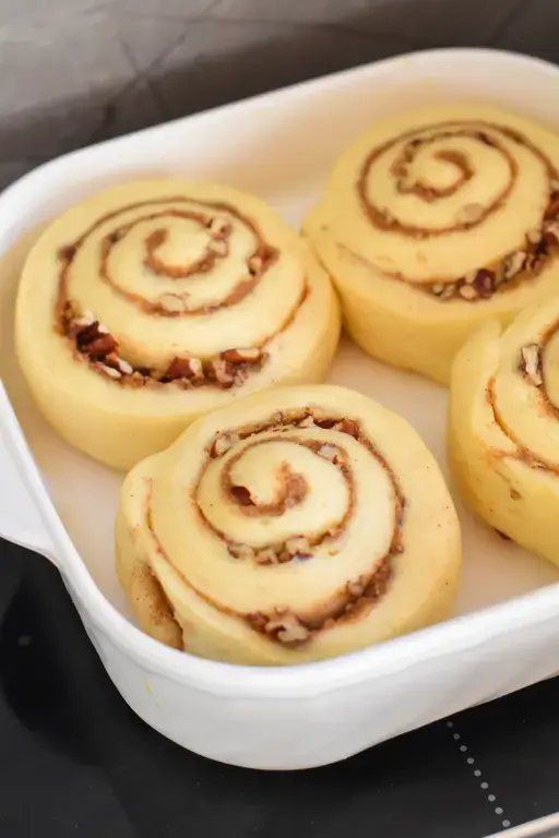 Cinnamon rolls pecan caramel 5
