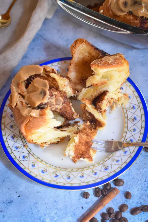 Cinnamon rolls cafe 17