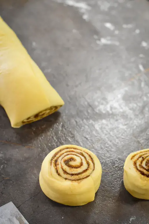 Cinnamon rolls cafe 8