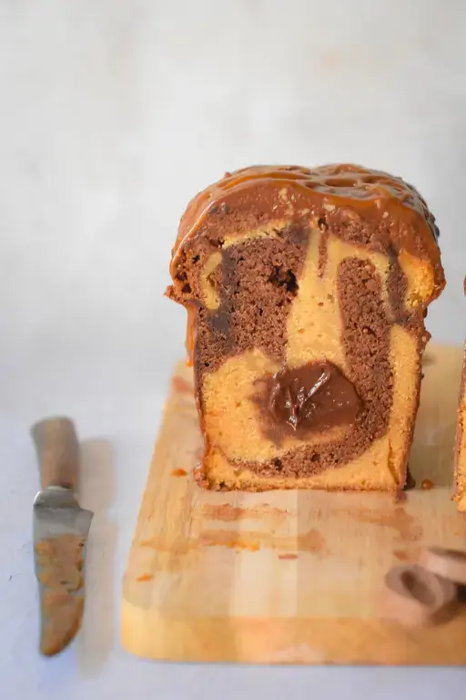 Cake marbre chocolat caramel 7