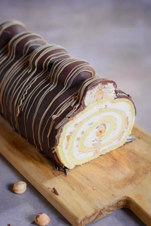 Buche roulee kinder bueno 16