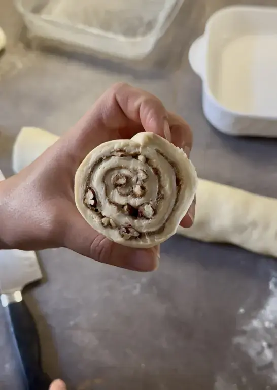 Cinnamon rolls pecan caramel 13