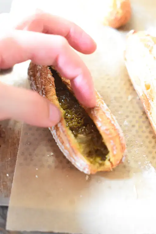 Eclairs chocolat pistache dubai 10