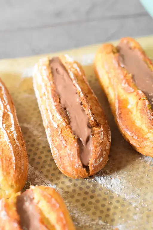 Eclairs chocolat pistache dubai 11