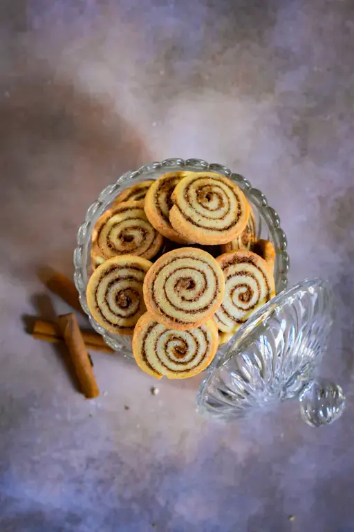 Biscuits cinnamon rolls 7
