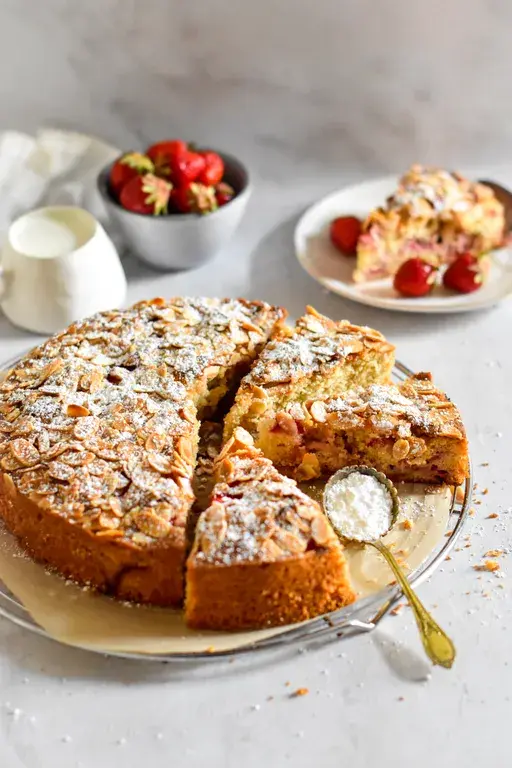 Gateau moelleux fraise amande