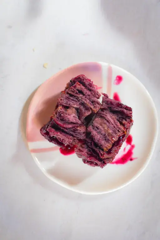 Blueberry cinammon rolls 16