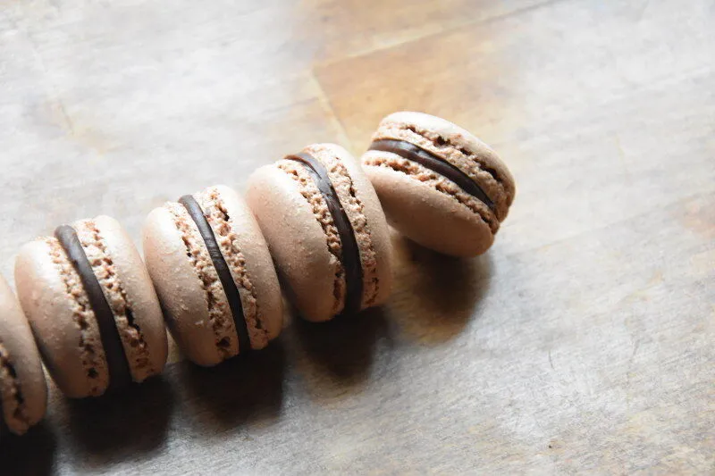 Macarons au chocolat noir