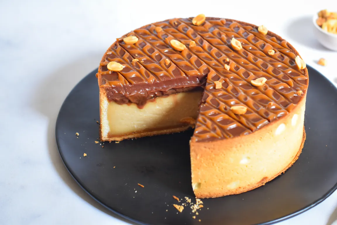 Flan de cacahuete, caramelo y chocolate al estilo Snickers